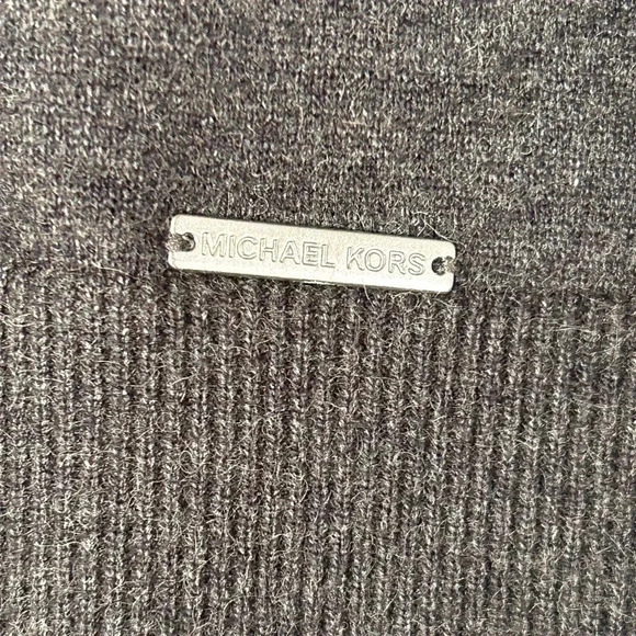 Michael Kors half sleeve faux fur cuffed sweater - Picture 5 of 7